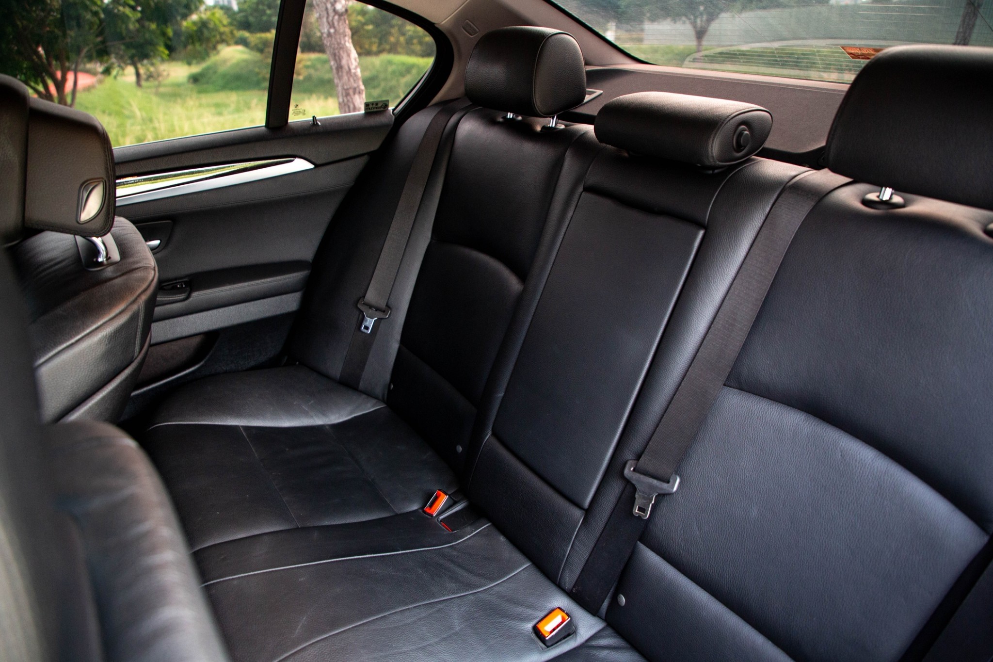 🚘 2013 BMW Active Hybrid 5｜油電科技 × 豪華配備 ｜銀色｜認證車 🔧 基本資訊 里程：11.4 萬公里 售價：45.8 萬元 認證車｜已通過專業檢測｜保證無重大事故、泡水紀錄 五年期貸款試算：每月約 $8,6  第3張相片