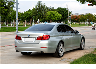 🚘 2013 BMW Active Hybrid 5｜油電科技 × 豪華配備 ｜銀色｜認證車 🔧 基本資訊 里程：11.4 萬公里 售價：45.8 萬元 認證車｜已通過專業檢測｜保證無重大事故、泡水紀錄 五年期貸款試算：每月約 $8,6  第5張縮圖