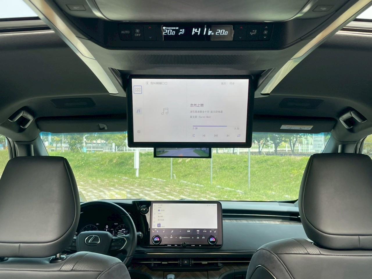 🚘 2023 Lexus LM500h 六人座｜黑色  🔧 基本資訊 里程：10,000 公里 售價：398 萬元 五年期貸款試算：每月約 $75,108 元 （年利率 5%｜等額本息）  ⚙ 動力重點 2.4L 渦輪油電複合動力系統｜  第8張相片