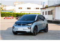 🚘 2017 BMW i3｜純電駕馭 × 智慧科技｜銀色｜認證車 🔧 基本資訊 里程：6.8 萬公里 售價：89.8 萬元 認證車｜已通過專業檢測｜保證無重大事故、泡水紀錄 五年期貸款試算：每月約 $16,946 元（年利率 5% 等額  第5張縮圖