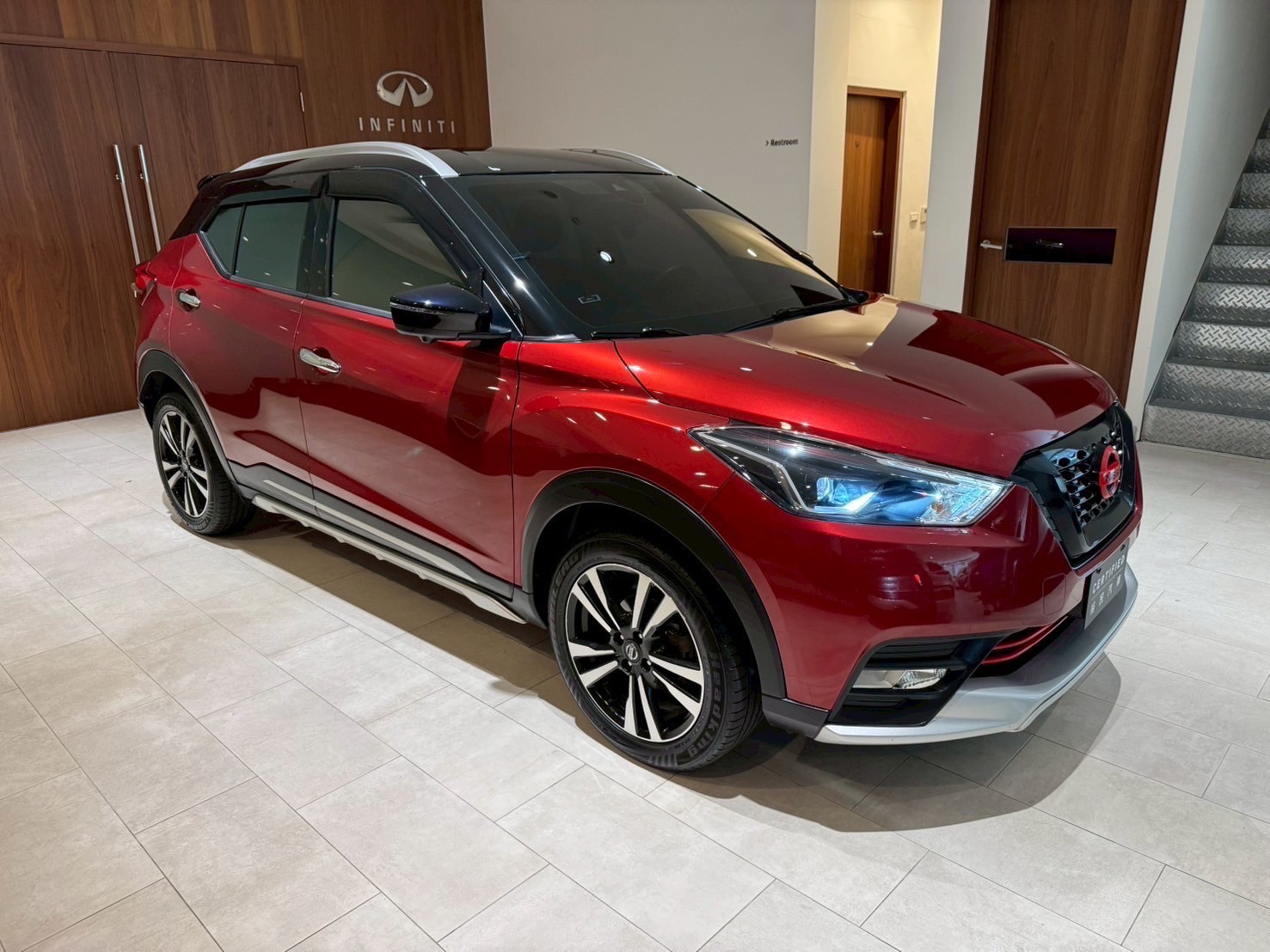 2020 Nissan Kicks 智行旗艦版雙色原鈑件 0912311554呂小姐  第2張相片