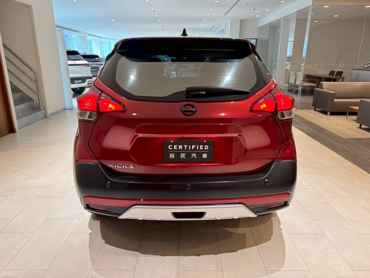 2020 Nissan Kicks 智行旗艦版雙色原鈑件 0912311554呂小姐  第7張相片