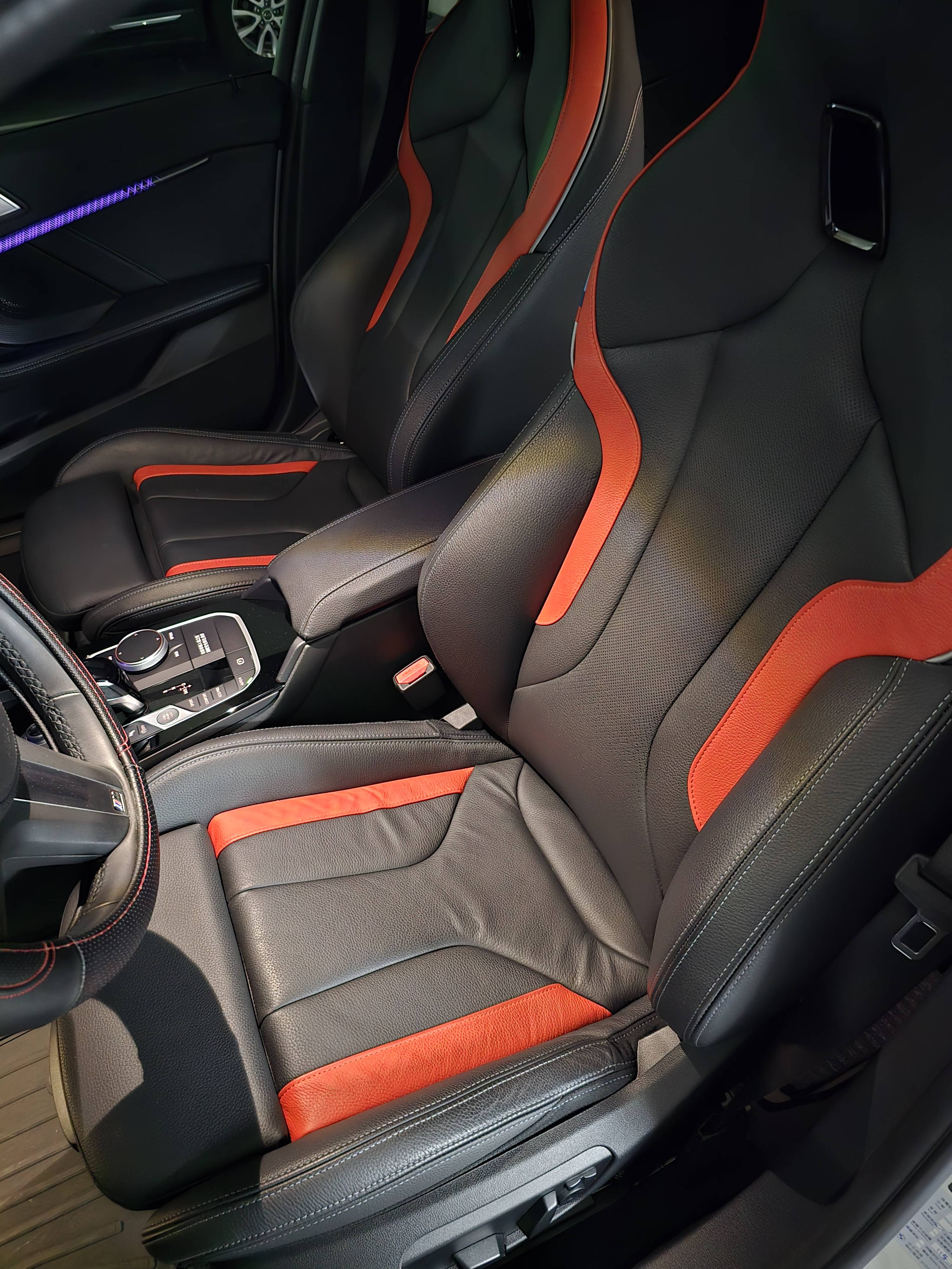 BMW寶馬 118i Edition ColorVision  第8張相片
