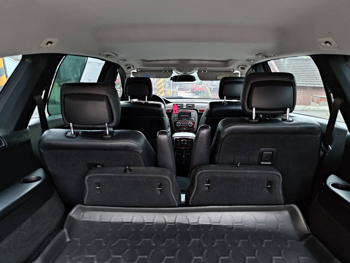 BENZ R350/台灣賓士總代理六.七人座休旅車,定速天窗原版件豪華舒適又便宜  第7張相片