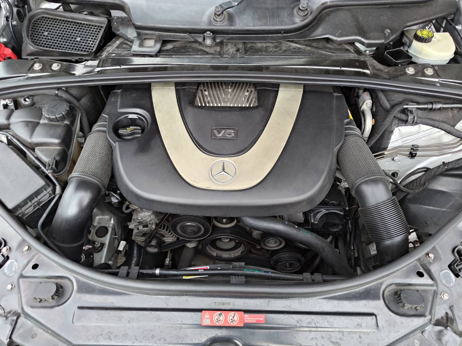 BENZ R350/台灣賓士總代理六.七人座休旅車,定速天窗原版件豪華舒適又便宜  第11張相片