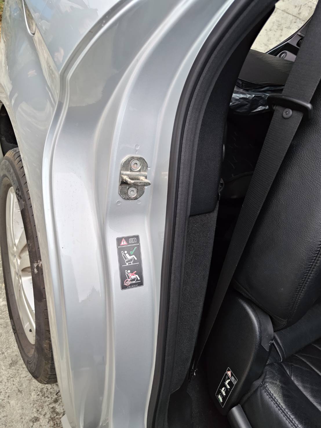 BENZ R350/台灣賓士總代理六.七人座休旅車,定速天窗原版件豪華舒適又便宜  第12張相片