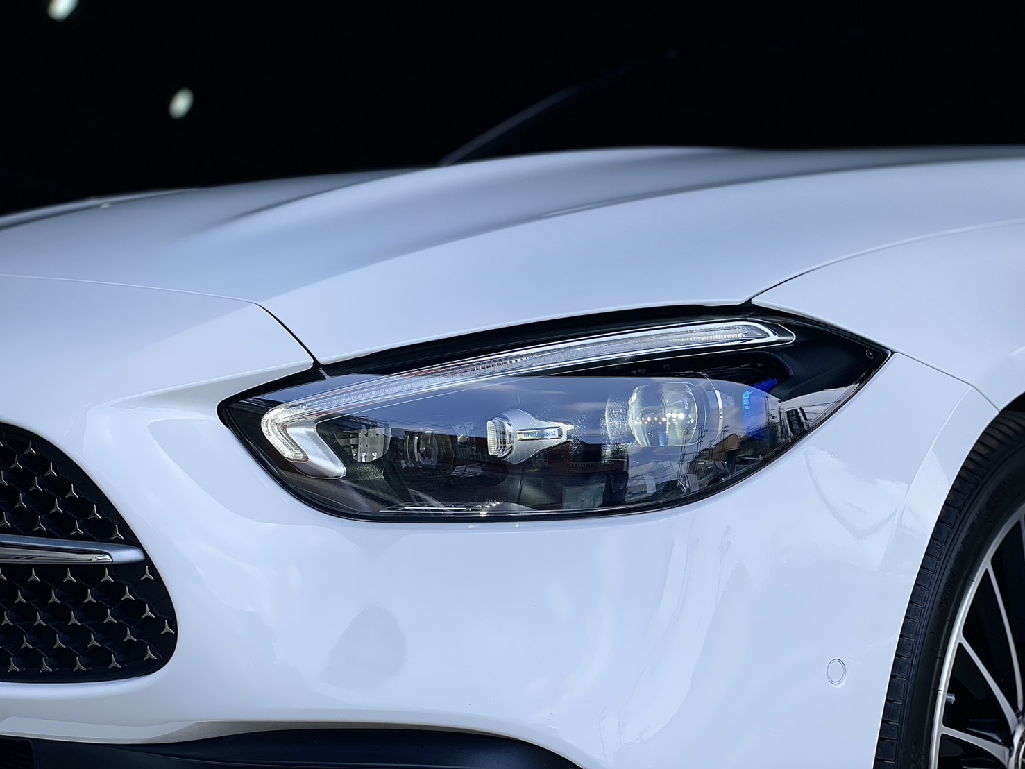 2023年 BENZ W206 C300 AMG 4matic 未領牌只跑2萬  第2張相片