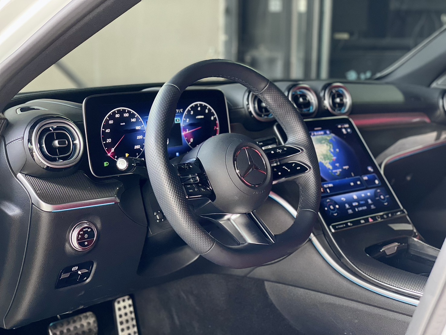 2023年 BENZ W206 C300 AMG 4matic 未領牌只跑2萬  第3張相片