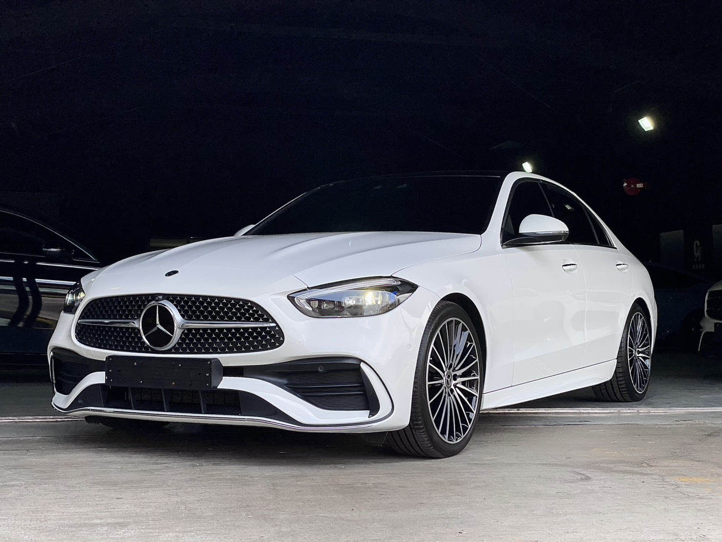 2023年 BENZ W206 C300 AMG 4matic 未領牌只跑2萬  第6張相片