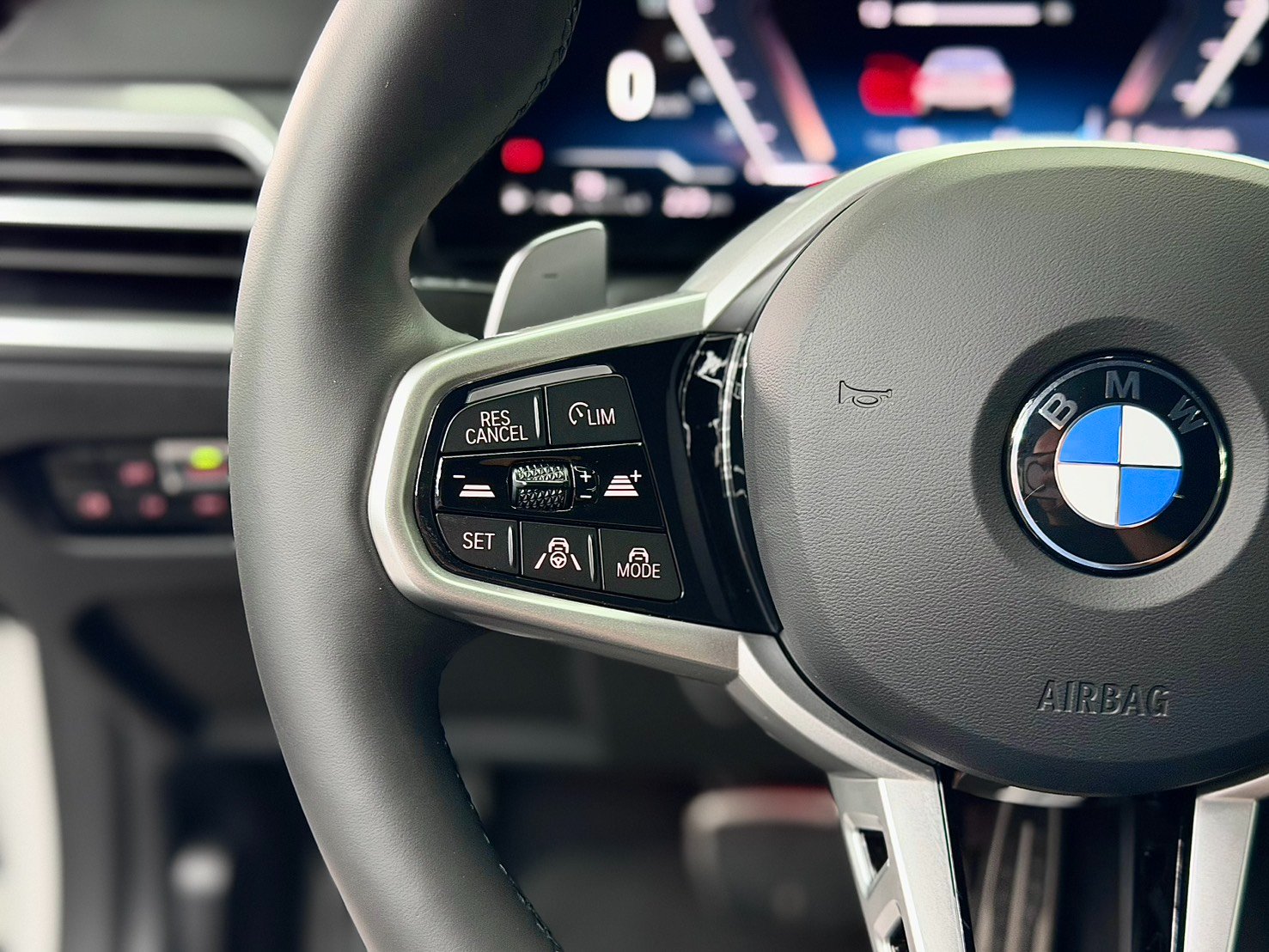 2024 BMW G60 520i M-SPORT 未領牌 大滿配 僅1萬公里  第2張相片