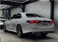 2024 BENZ E200 LUXURY 未領牌 僅1千8公里 原鈑件 實車在店 賞車可議  第1張縮圖