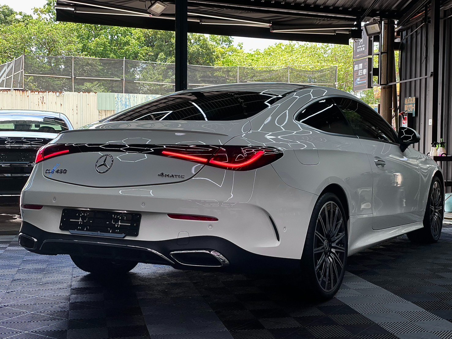《車型》2024年 Benz CLE450 COUPE 4MATIC 《里程》8,900公里 《車況》全車原鈑件、超級鑑定報告 《售價》308.8萬  第1張相片
