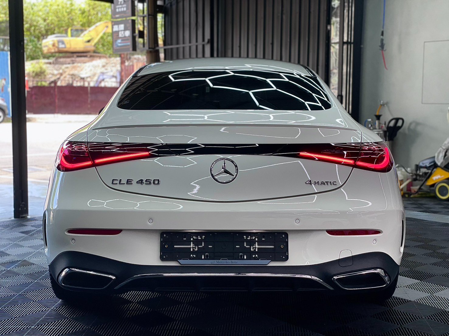 《車型》2024年 Benz CLE450 COUPE 4MATIC 《里程》8,900公里 《車況》全車原鈑件、超級鑑定報告 《售價》308.8萬  第2張相片