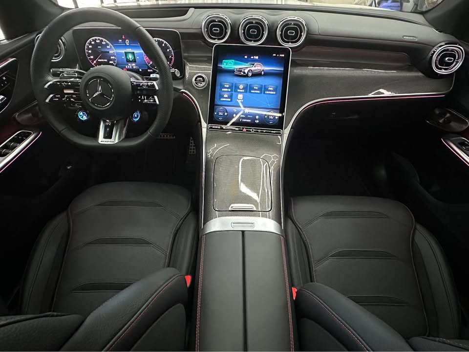 《車型》2025年式 GLC43 AMG 4MATIC SUV 《里程》全新車 - 未領牌 韓歐規 《車況》全車原鈑件 《售價》328.8萬(歡迎空決下訂)  第2張相片