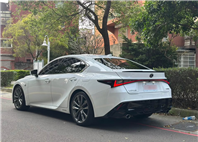 實車實價保證在庫2022年IS300h F SPORT版只跑2萬全車原版件在庫多台0926872987楊先生  第1張縮圖