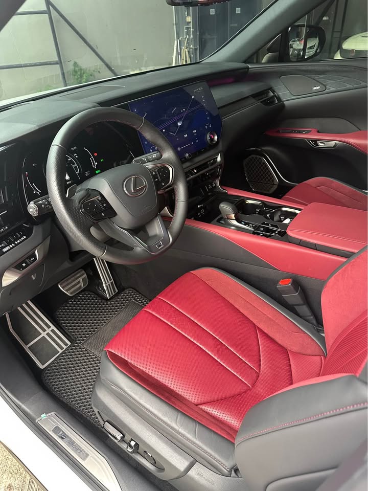 實車實價保證在庫2024年 LEXUS RX500h F-Sport Performance原漆原版件只跑5千公里0926872987楊先生  第3張相片