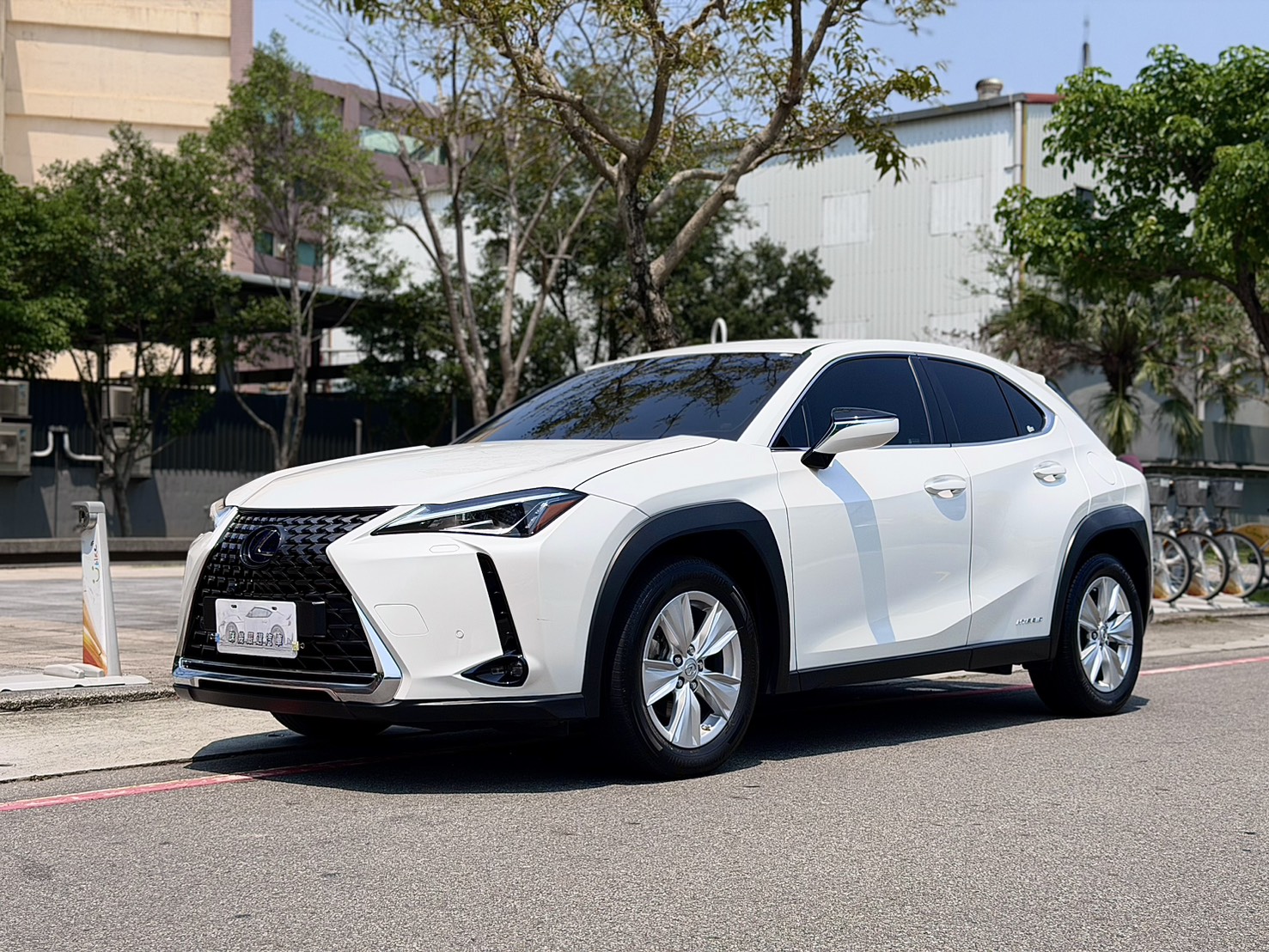 實車實價保證在庫2021年UX250h只跑4萬一手車原鈑件 加裝原廠車美仕影音系統～0926872987楊先生  第1張相片