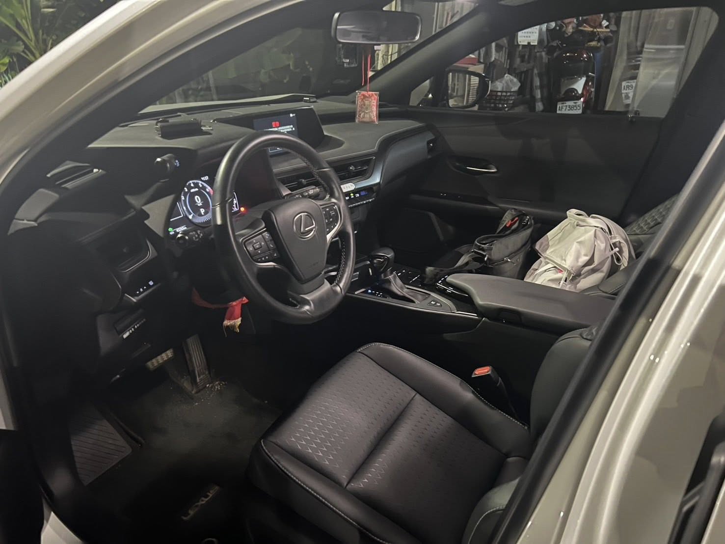 實車實價保證在庫2021年UX250h只跑4萬一手車原鈑件 加裝原廠車美仕影音系統～0926872987楊先生  第6張相片