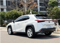 實車實價保證在庫2021年UX250h只跑4萬一手車原鈑件 加裝原廠車美仕影音系統～0926872987楊先生  第7張縮圖
