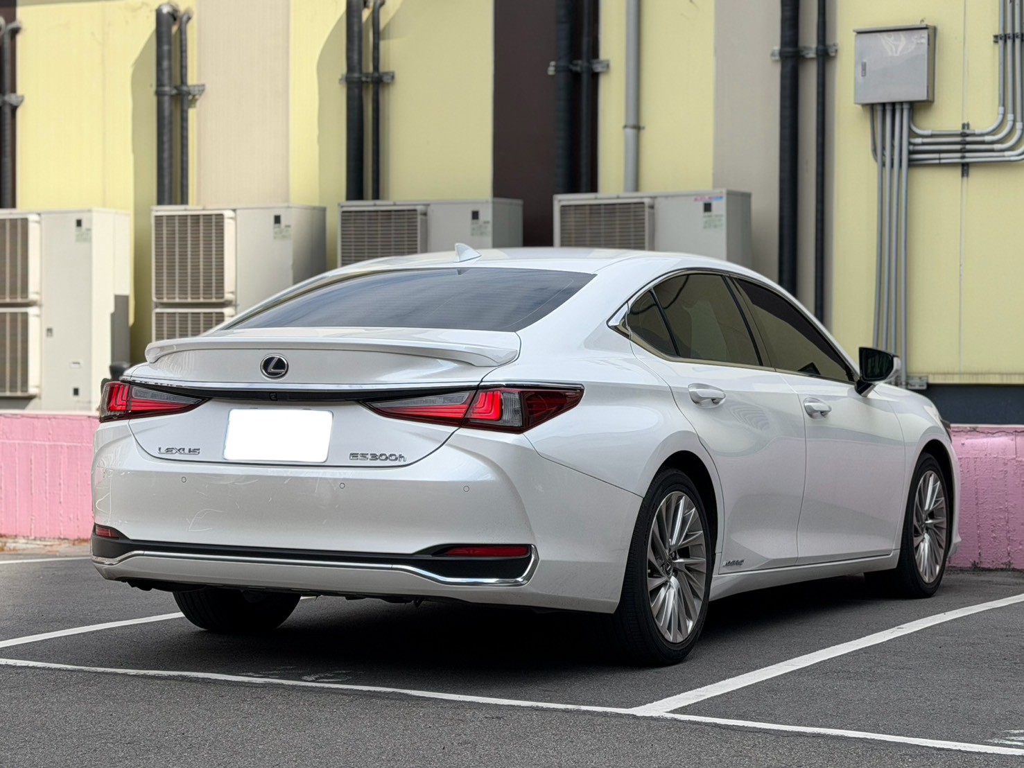 2018年 Lexus ES300h 旗艦版  電話0972-962-659  第2張相片
