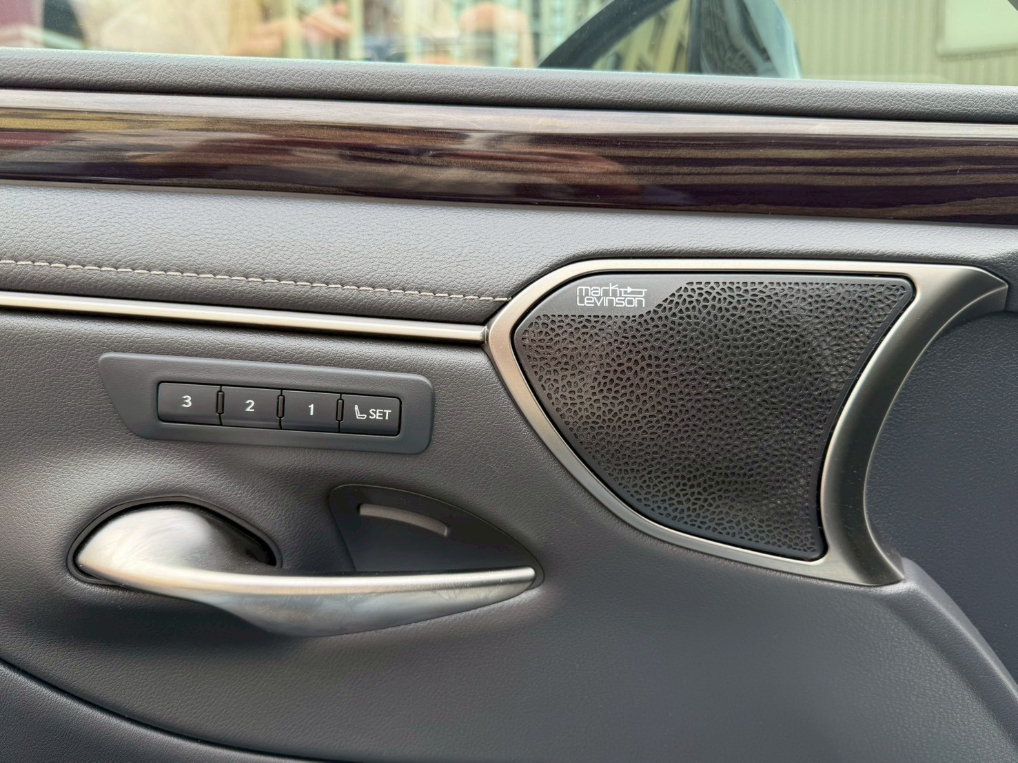 2018年 Lexus ES300h 旗艦版  電話0972-962-659  第7張相片