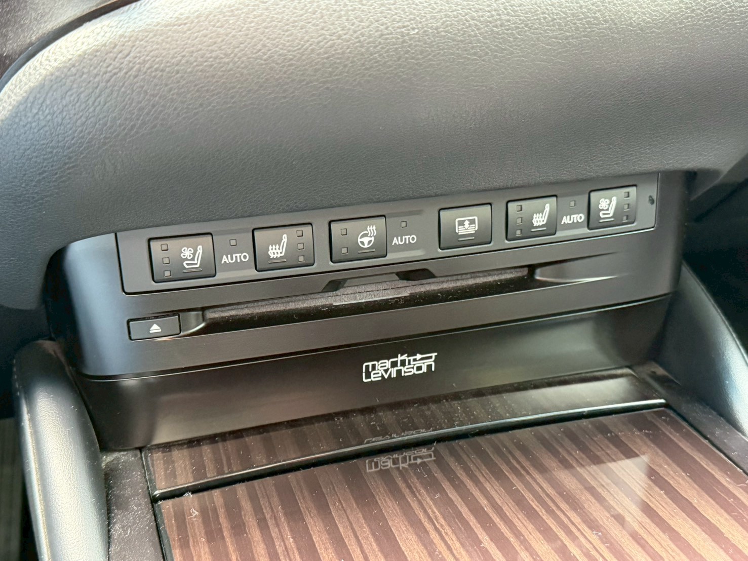 2018年 Lexus ES300h 旗艦版  電話0972-962-659  第12張相片