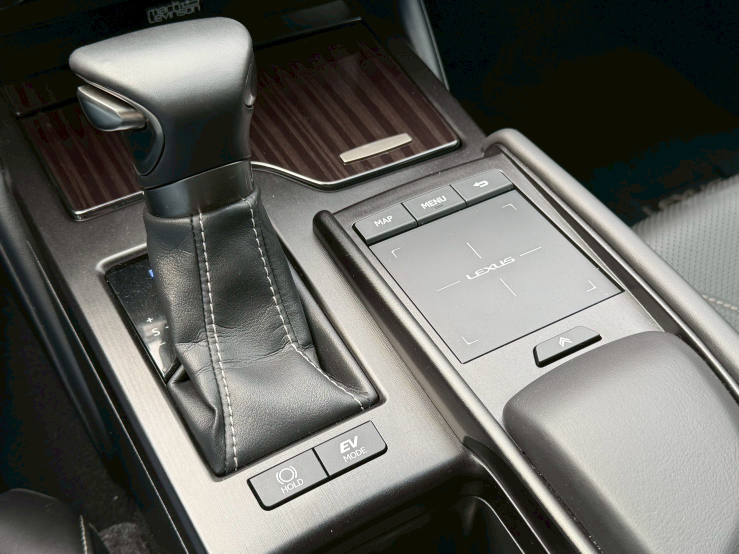 2018年 Lexus ES300h 旗艦版  電話0972-962-659  第13張相片