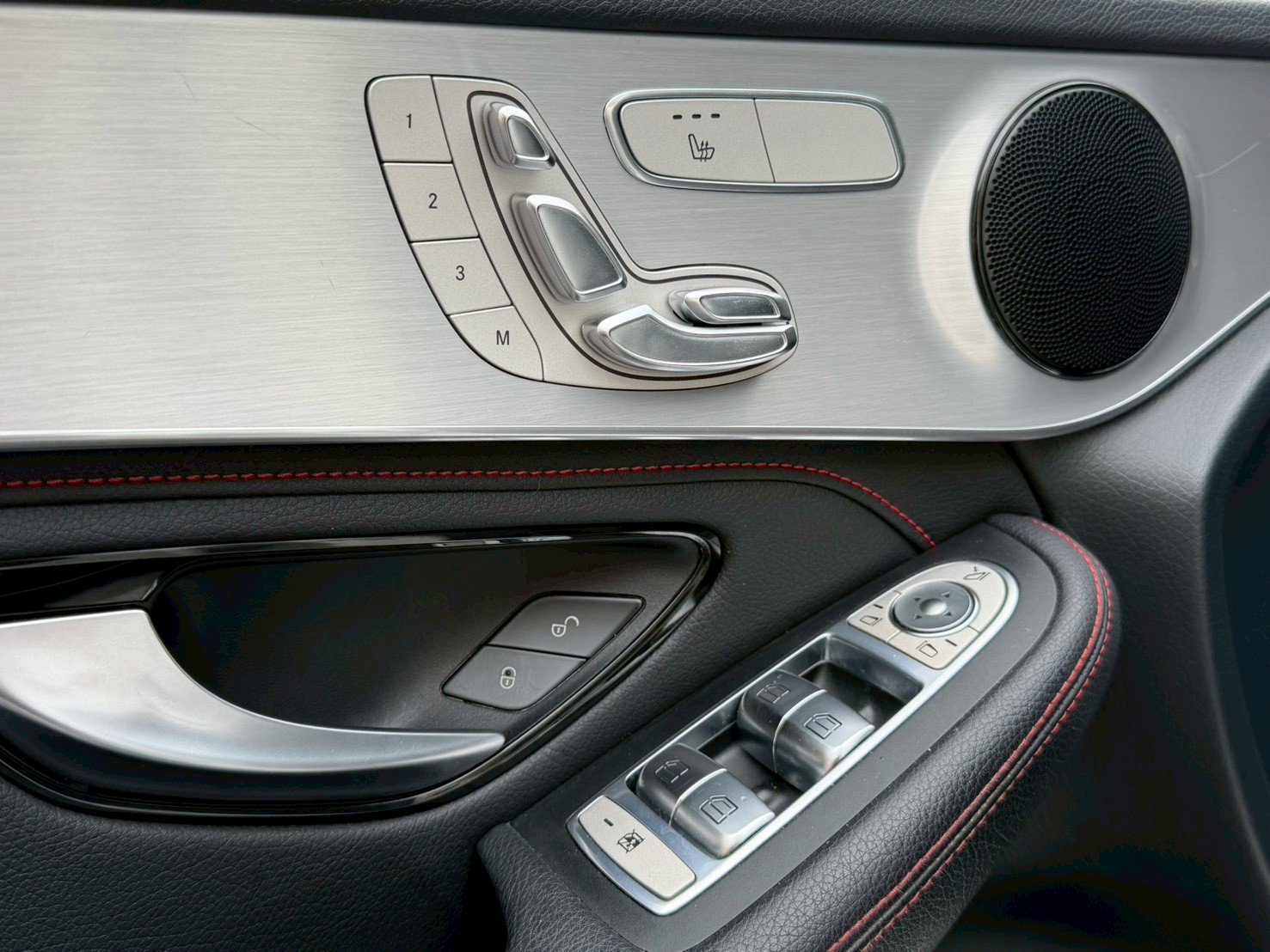 2018年 Benz GLC43 AMG  電話0972-962-659  第9張相片