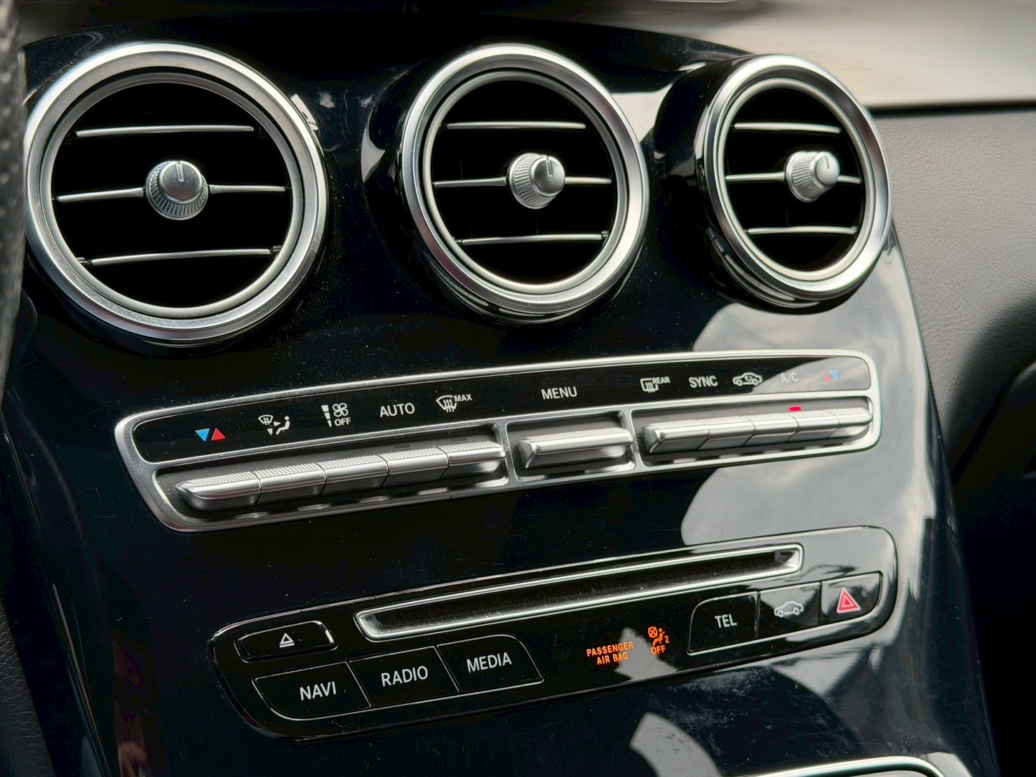 2018年 Benz GLC43 AMG  電話0972-962-659  第16張相片