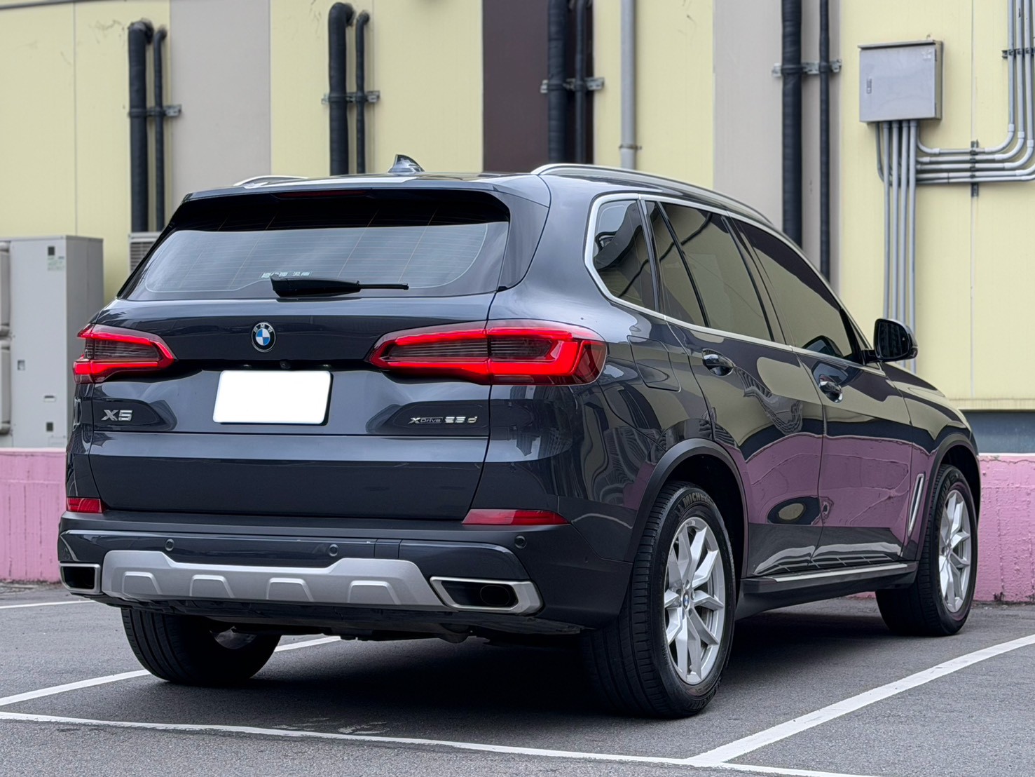 2019年 BMW X5 xDrive25d 里程7萬4 電話：0972-962-659  第2張相片