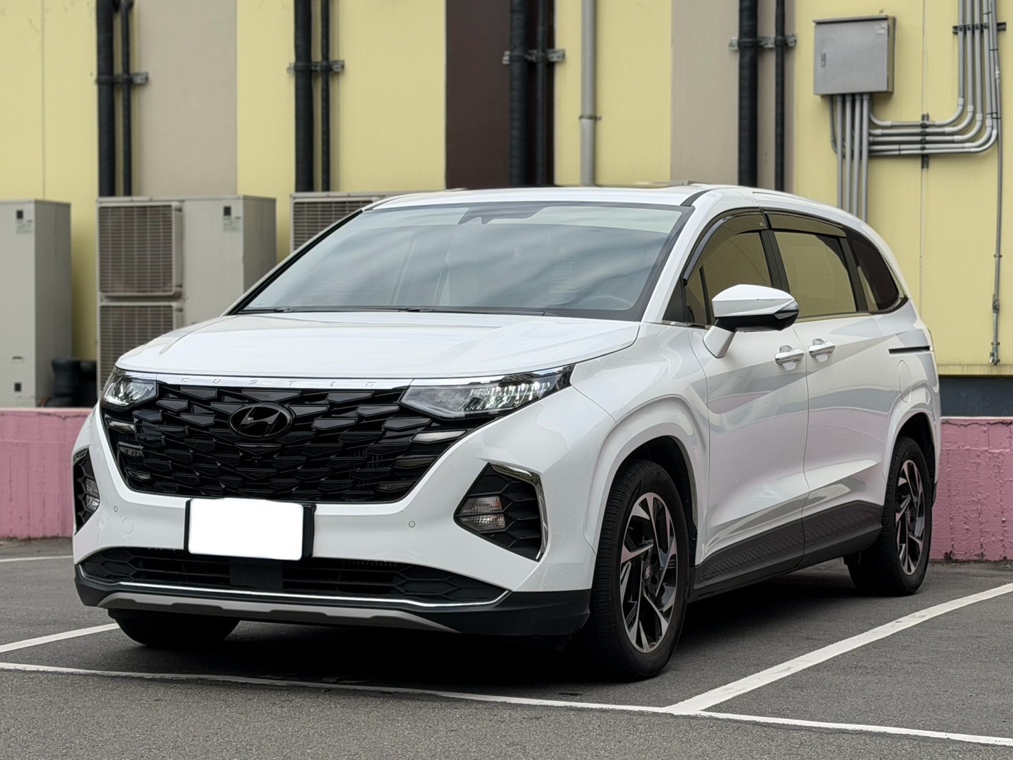 2024年 現代 Custin GLT-B 里程1萬3 電話：0972-962-659  第1張相片