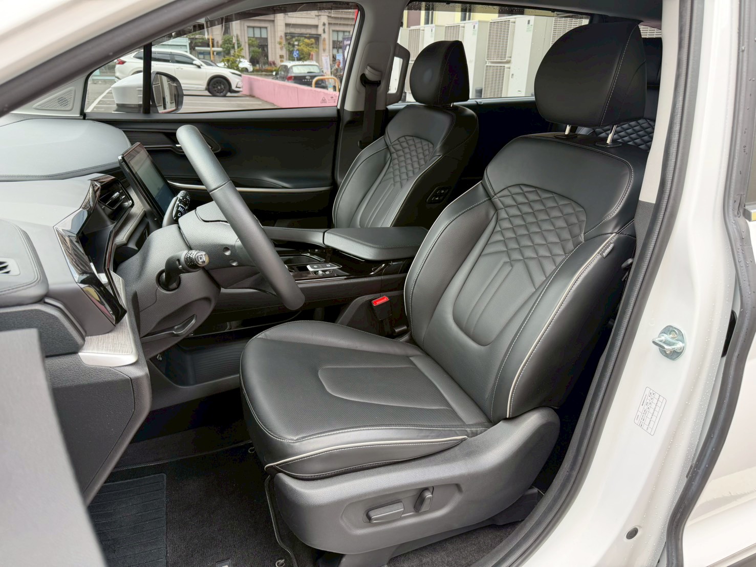 2024年 現代 Custin GLT-B 里程1萬3 電話：0972-962-659  第3張相片