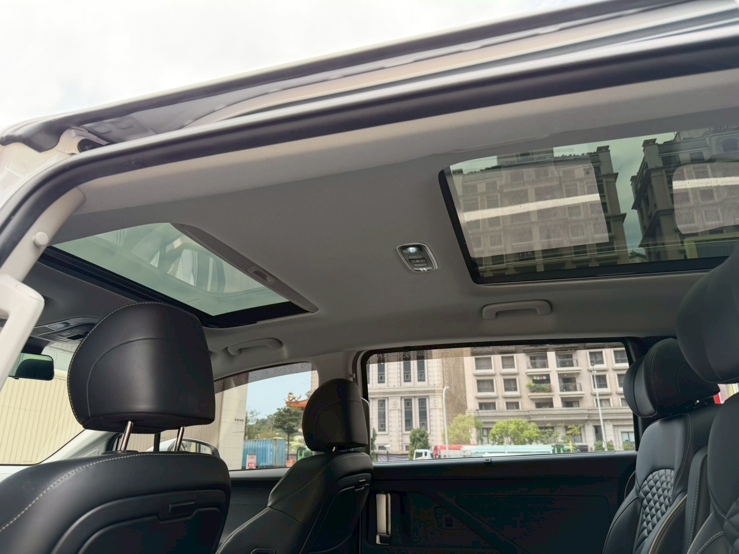 2024年 現代 Custin GLT-B 里程1萬3 電話：0972-962-659  第8張相片