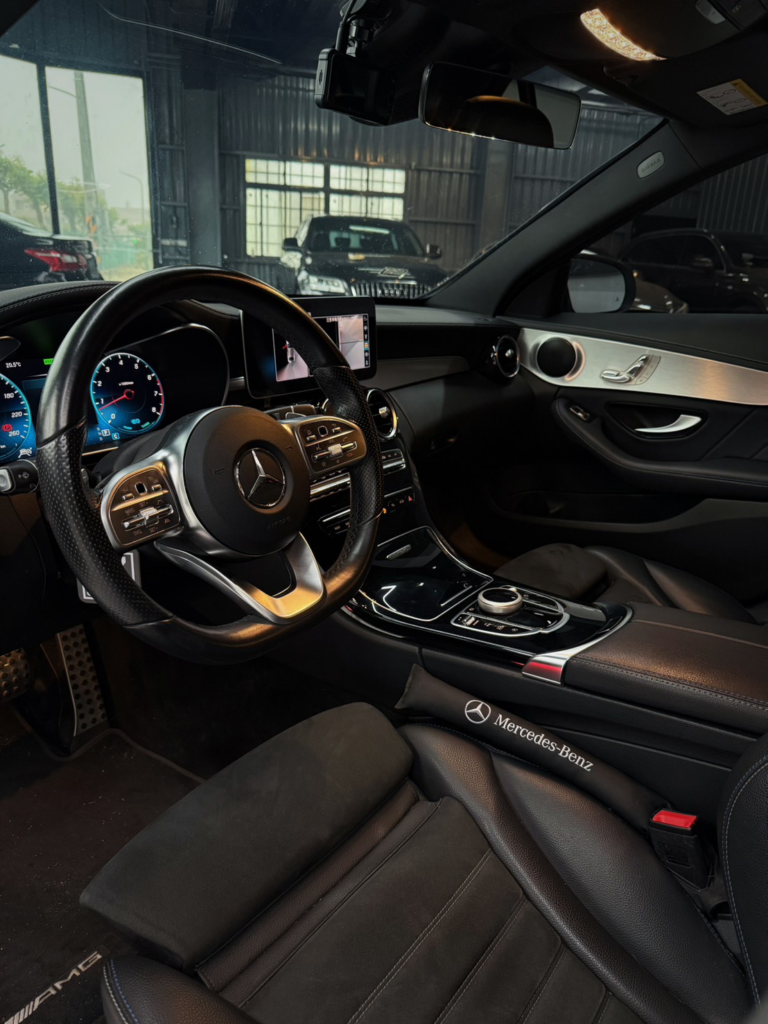 2021 Benz C200 星夜版  第6張相片