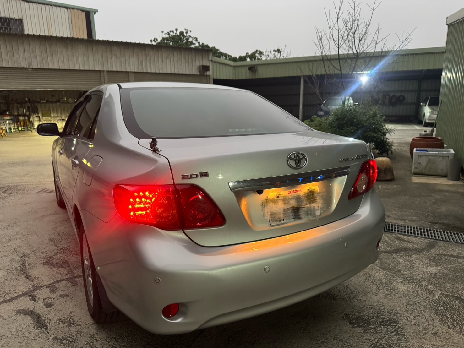 2009 altis 銀色 跑12萬  第5張相片