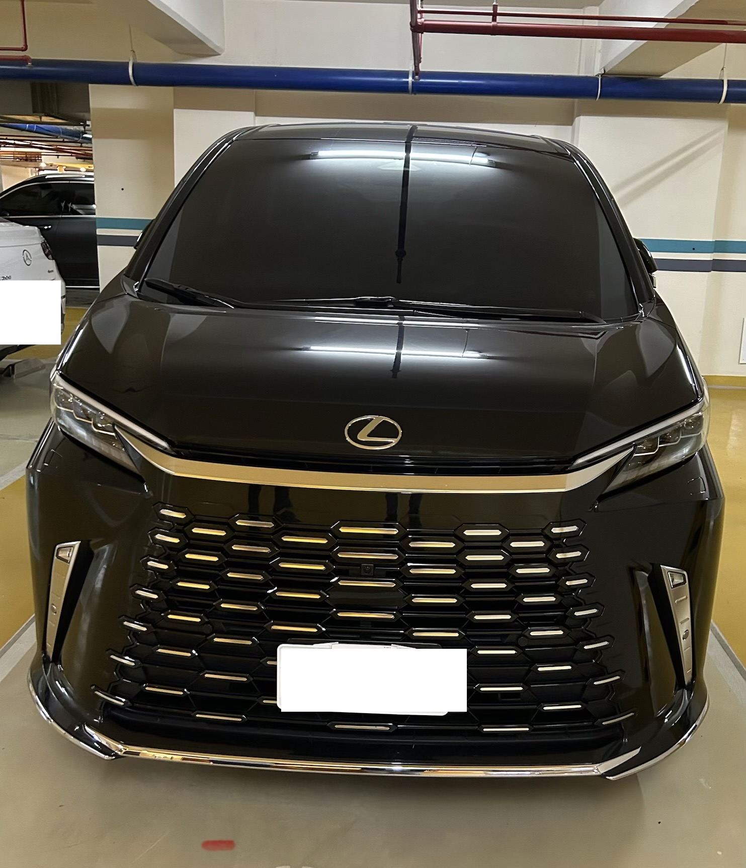 Lexus LM 2024款 350h 7人 黑色  第1張相片