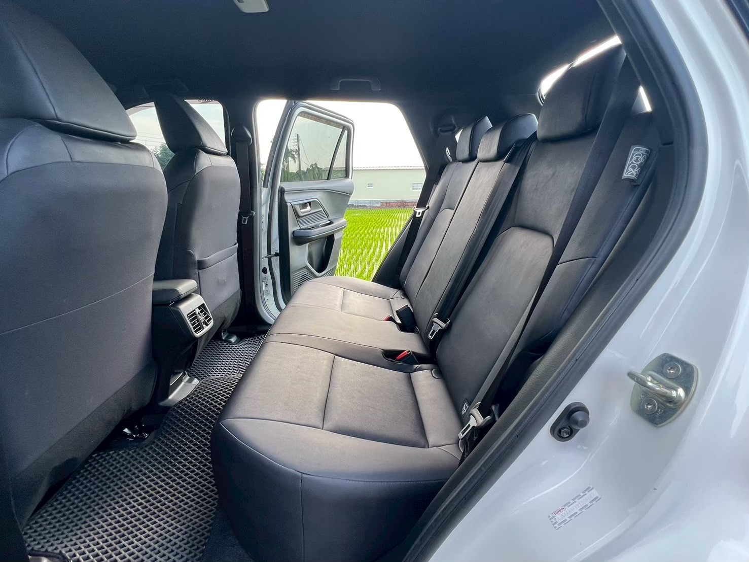 2024年TOYOTA  Yaris Cross 酷動環景版 原版實跑1萬6   第13張相片