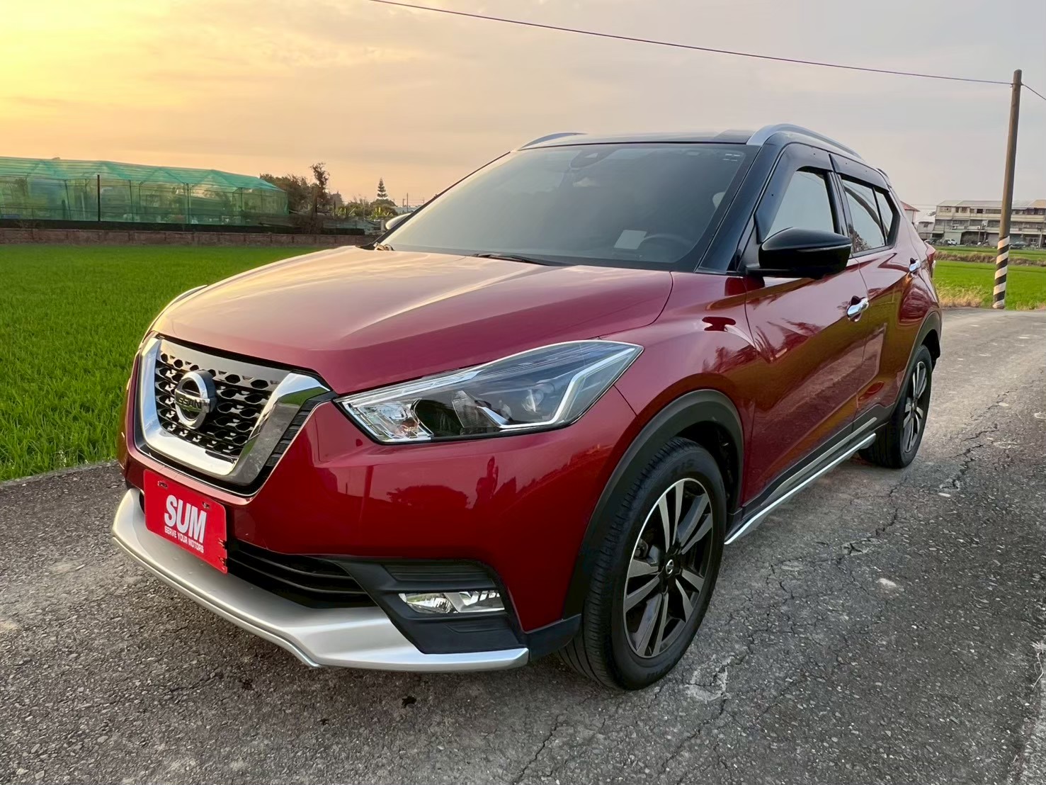 2019年NISSAN  Kicks 智行旗艦雙色滿配版 原廠保固中 原版實跑8萬多 優惠39.9萬  第2張相片