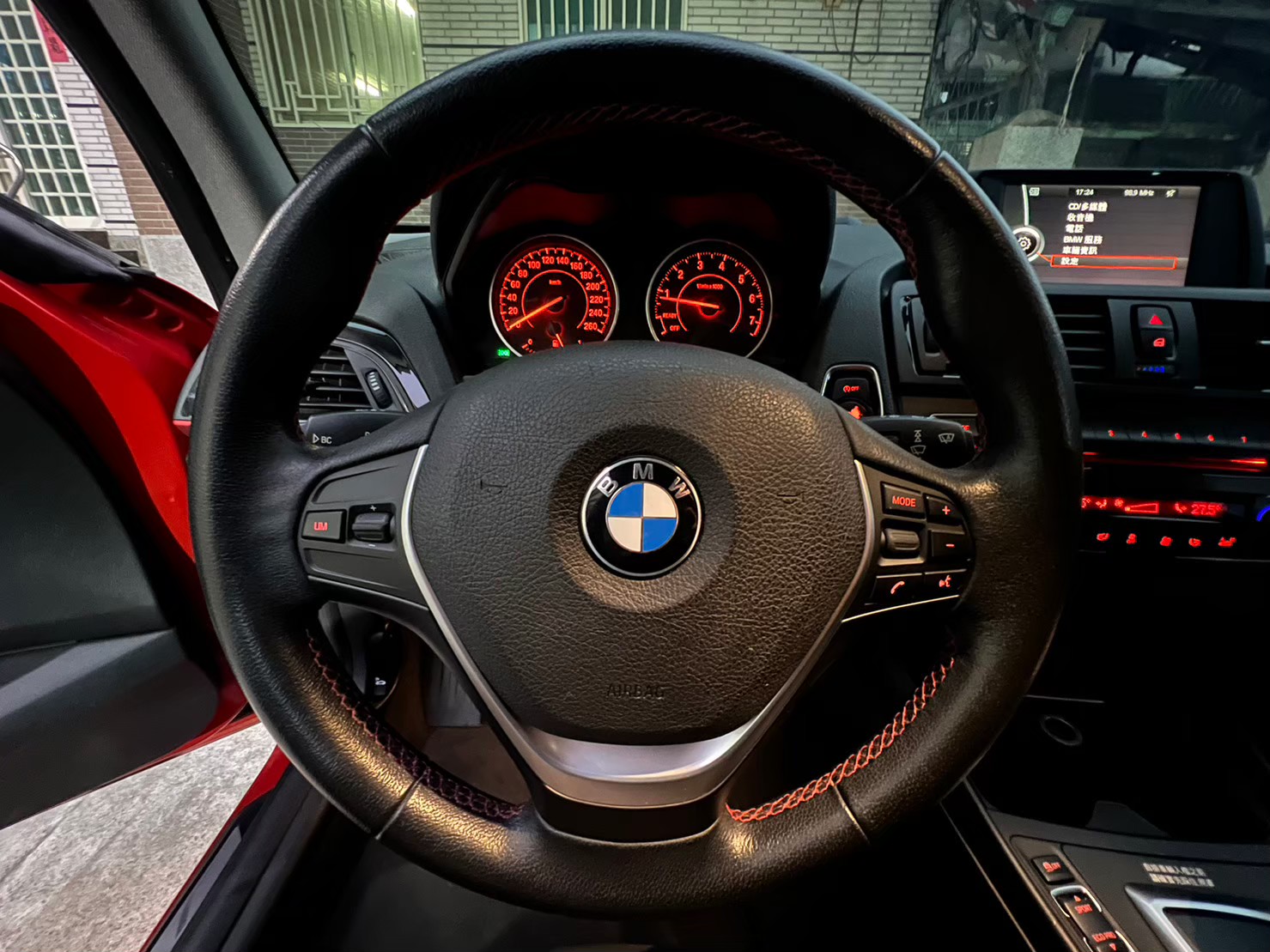 2013年BMW  安全進口小車116i 總代理 Sport line 認證實跑 優惠36.8萬  第14張相片