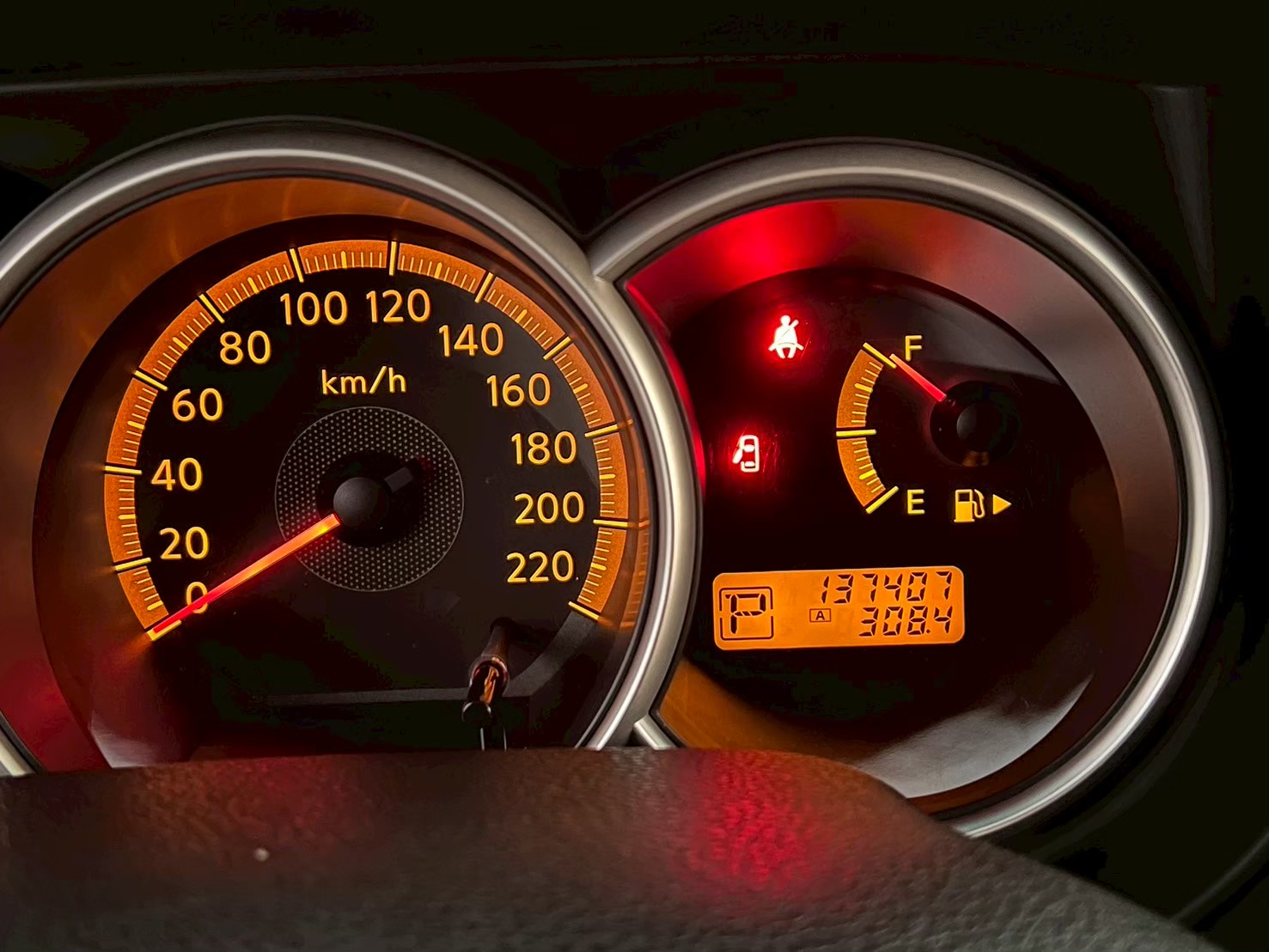 2015年NISSAN  四門Tiida 實跑15萬 優惠17.8萬  第14張相片