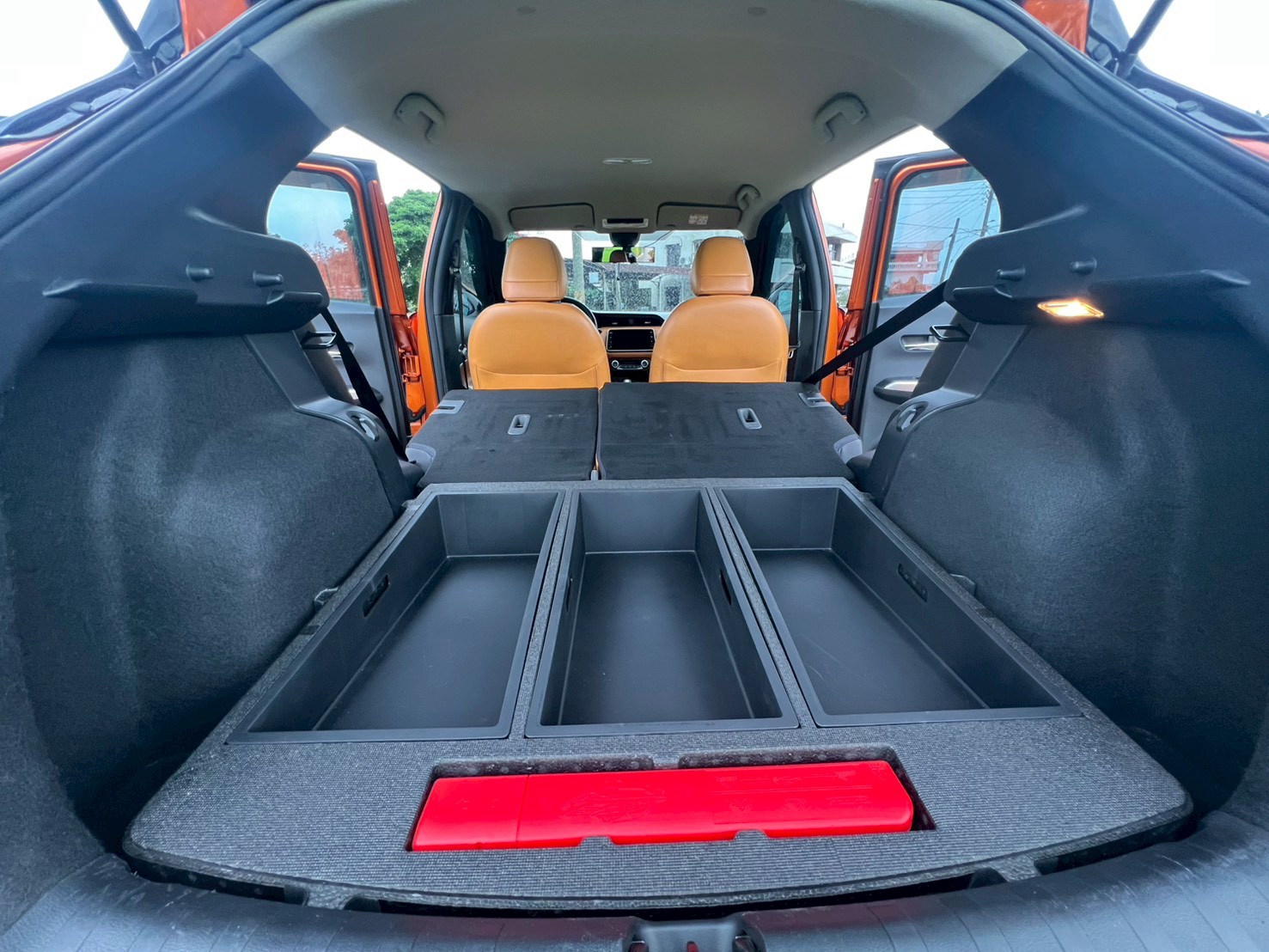 2018年NISSAN KICKS 頂規智行旗艦版 認證實跑5萬 優惠38.8萬  第7張相片