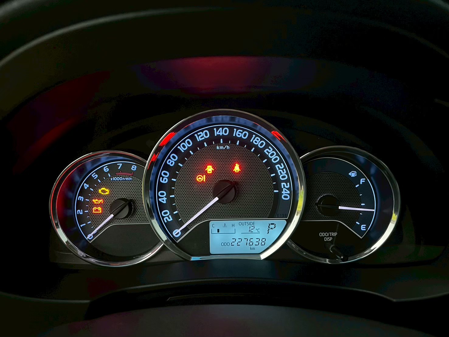 2014年TOYOTA  灰色Altis 雅緻版 認證實跑22萬  優惠21.8萬  第5張相片