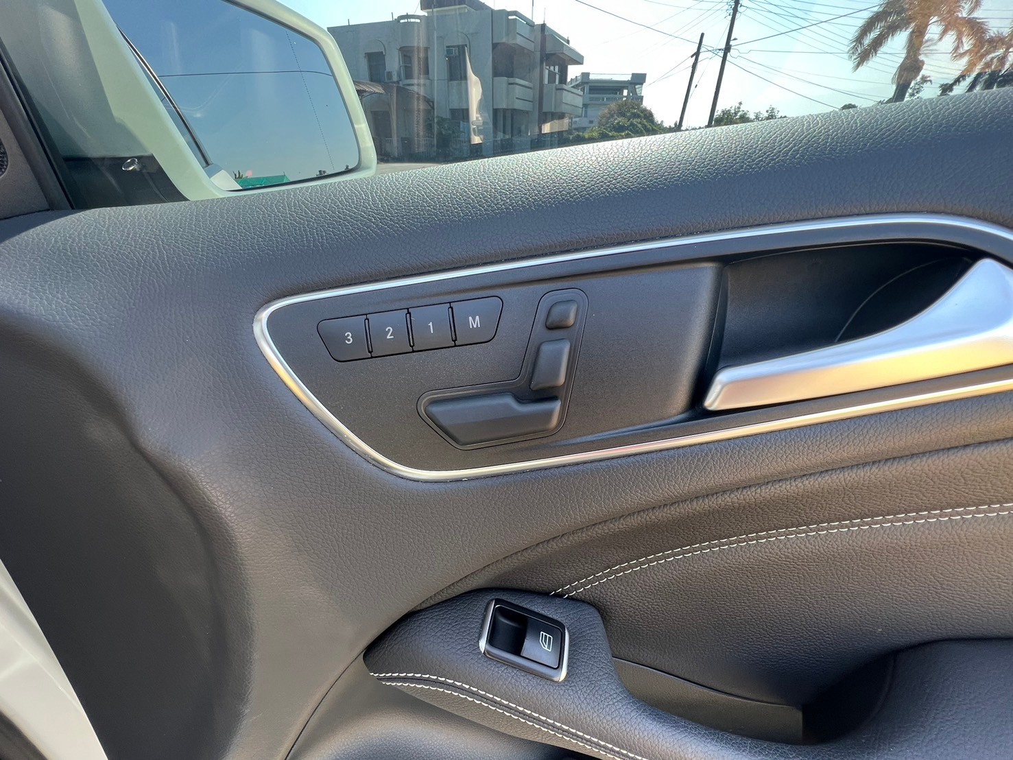 2014年 BENZ賓士 B200 1.8 CDI 柴油 全景天窗正副駕電動記憶座椅原版實跑8萬優惠49.9萬  第8張相片