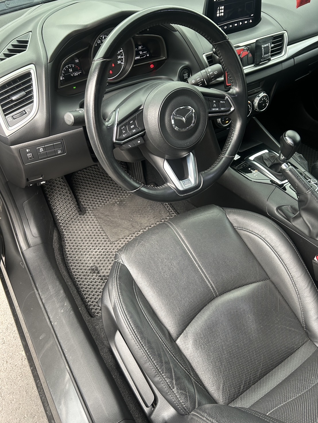 2017 Mazda 3 5D 2.0低里程&原廠保養  第4張相片