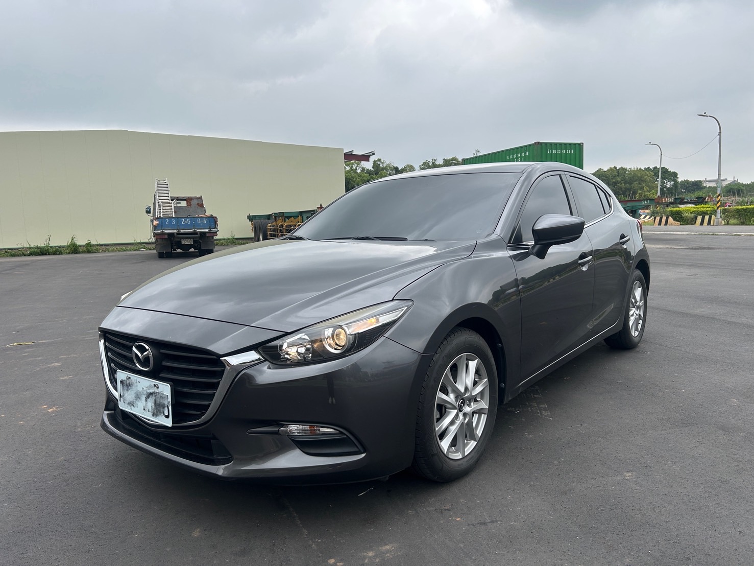 2017 Mazda 3 5D 2.0低里程&原廠保養  第9張相片