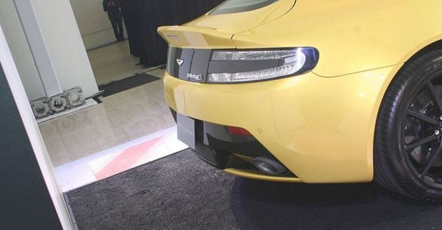 2017 Aston Martin Vantage V12 S  第4張相片
