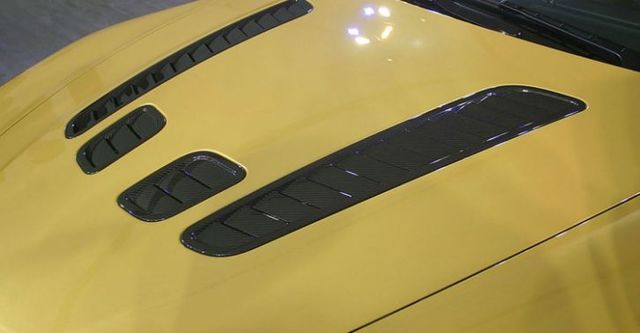 2017 Aston Martin Vantage V12 S  第6張相片
