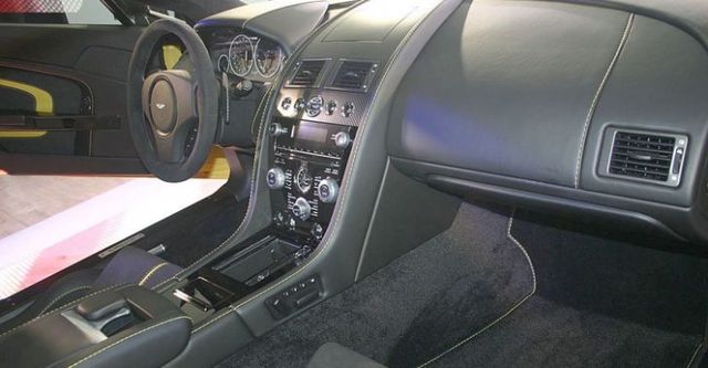 2017 Aston Martin Vantage V12 S  第7張相片