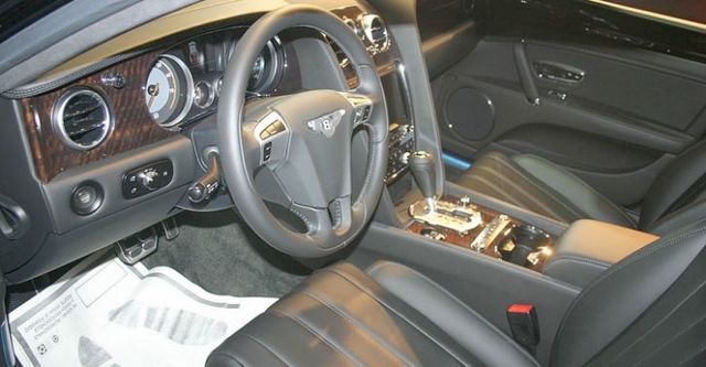 2017 Bentley Flying Spur 4.0 V8  第7張相片