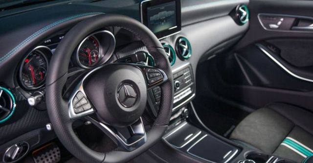 2017 M-Benz A-Class A180 AMG Line  第10張相片